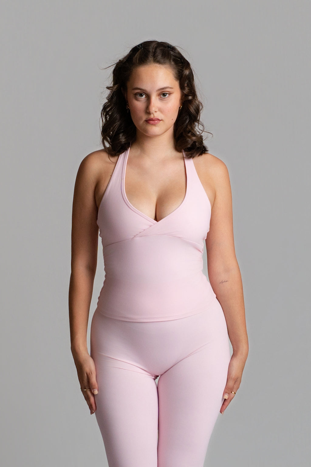 AURA CROSSOVER TOP